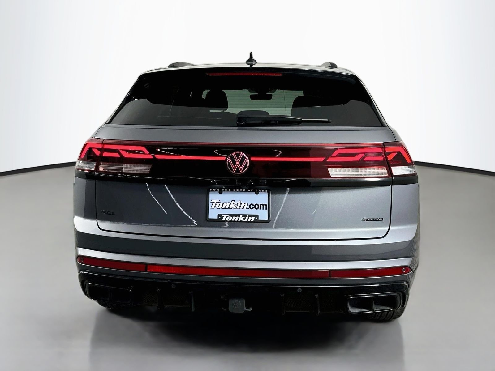 Used 2025 Platinum Gray Metallic Volkswagen 2.0T SEL R-Line Black image 6