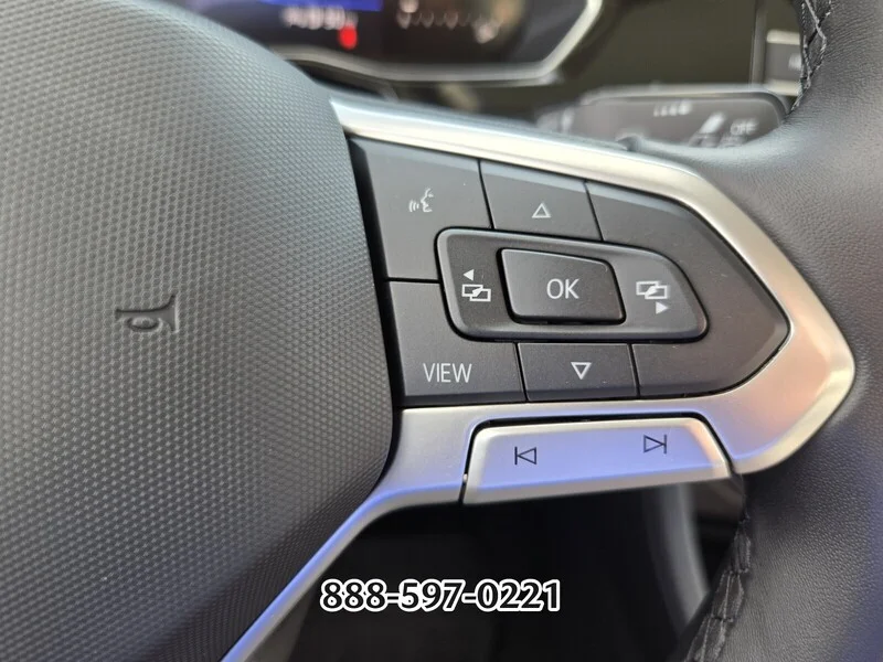 Used 2023 WHITE Volkswagen 1.5T SE image 28