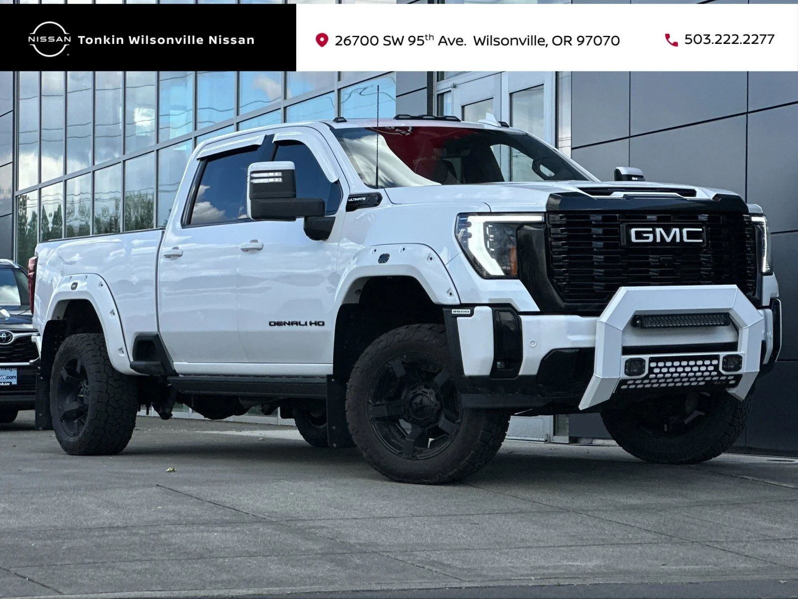Used 2024 White Frost GMC Denali Ultimate image 1