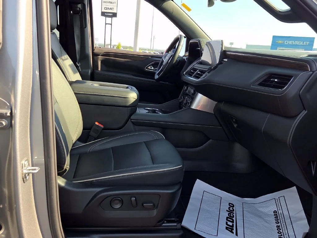 Used 2024 Sterling Gray Metallic Chevrolet Premier image 23