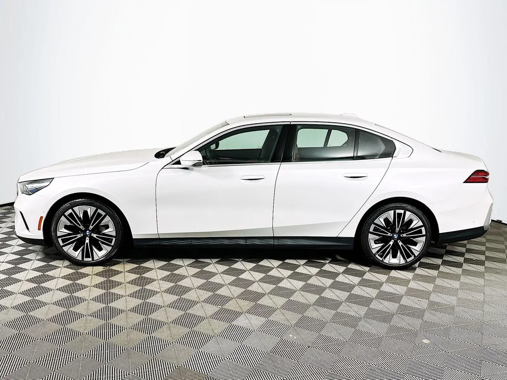 Used 2026 White Metallic BMW 540i xDrive image 8