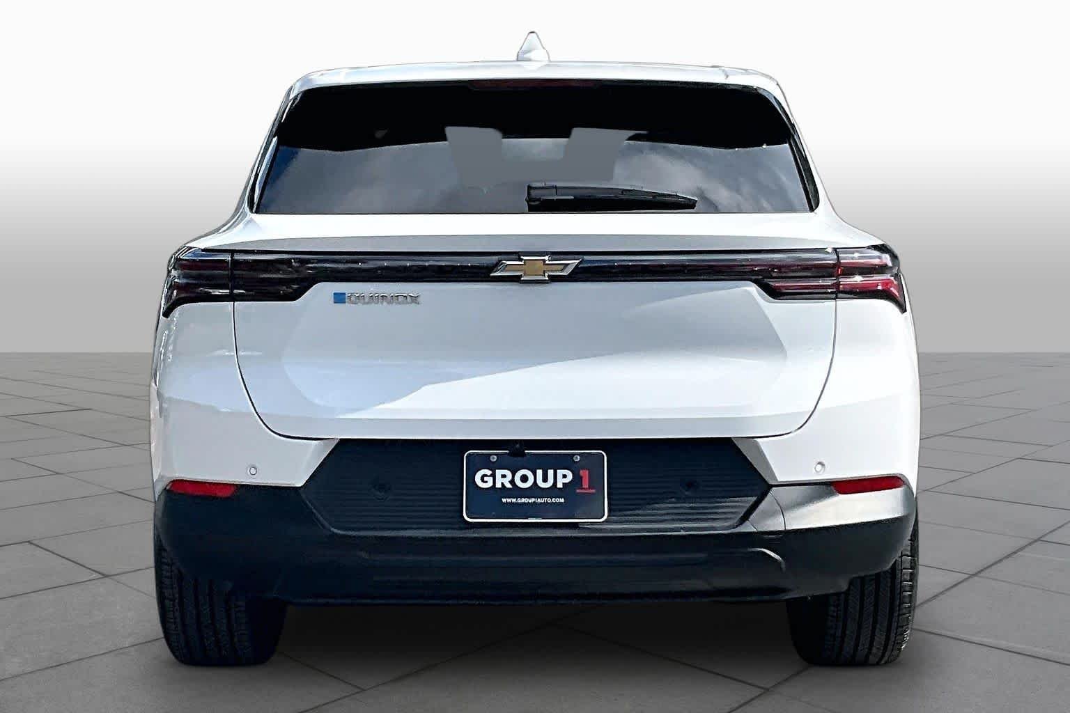 Used 2026 Summit White Chevrolet LT1 w/PCY image 4