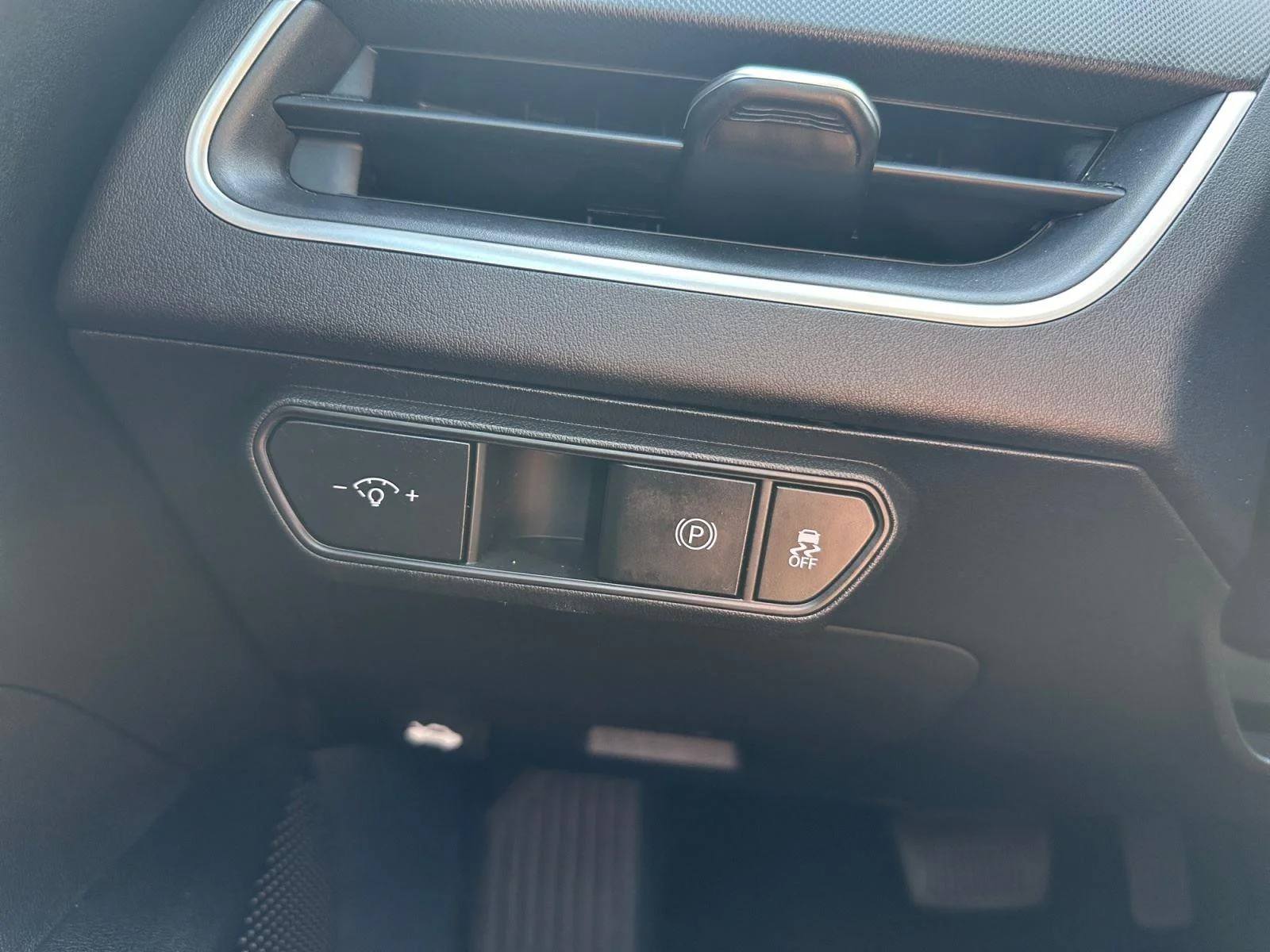 2025 Kia K4 LXS - Photo 23