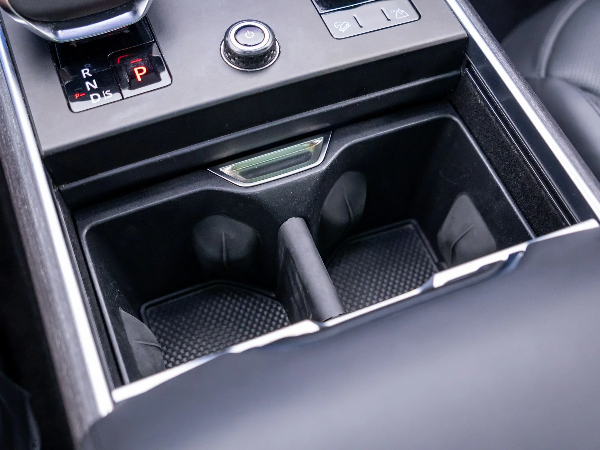 Used 2023  Land Rover Autobiography image 26