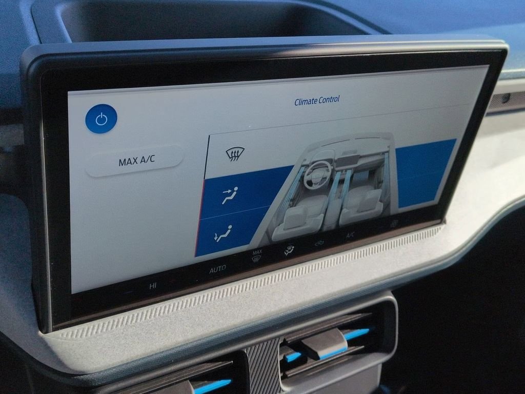 New 2026 White Ford XLT image 20