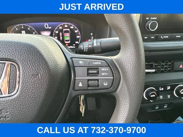 Used 2025 Crystal Black Pearl Honda SE image 14