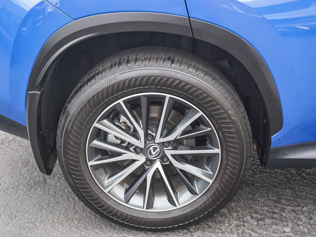 Used 2025  Lexus 350 Premium image 8