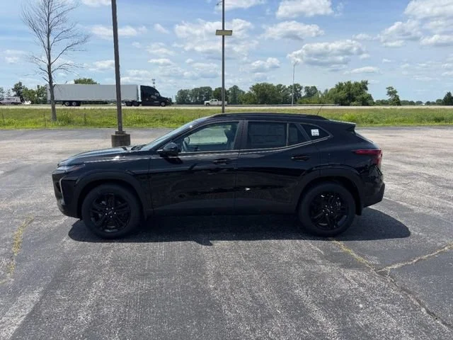 New 2026 Mosaic Black Metallic Chevrolet ACTIV image 2