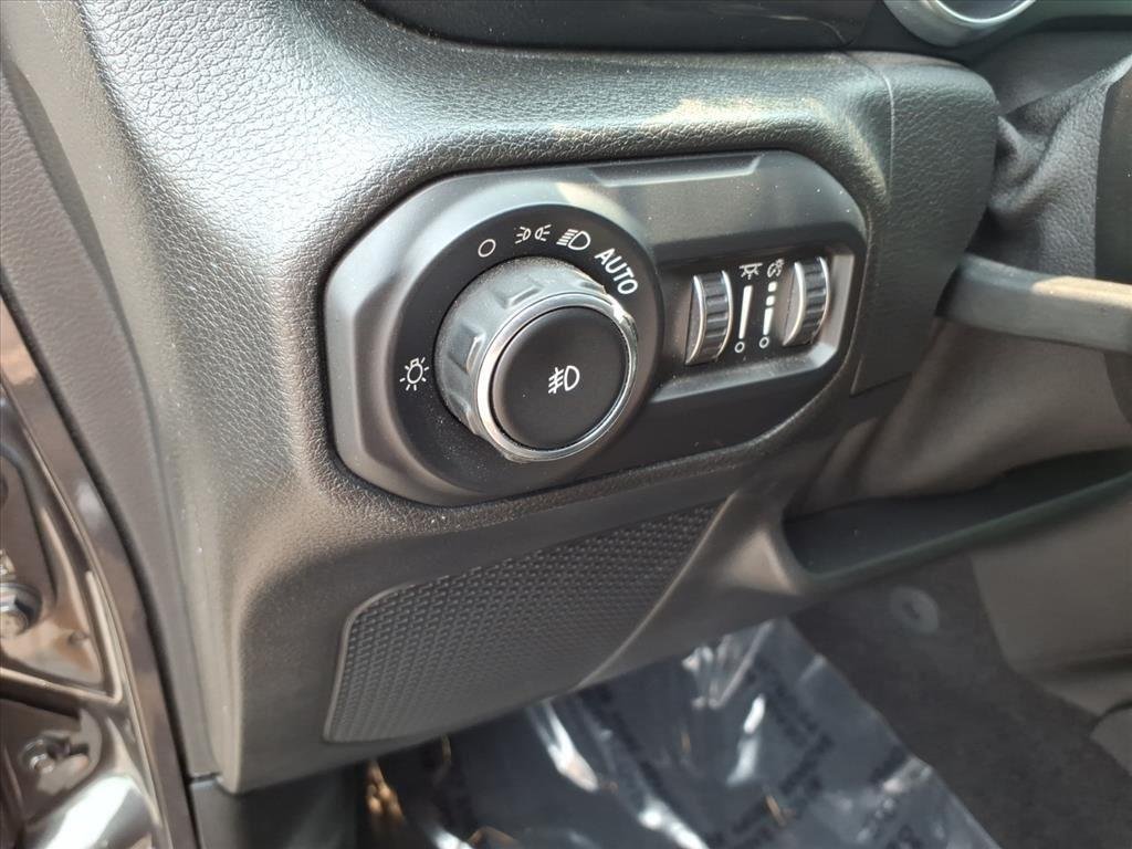 Used 2021 Granite Crystal Metallic Clearcoat Jeep Unlimited Sport Altitude image 15