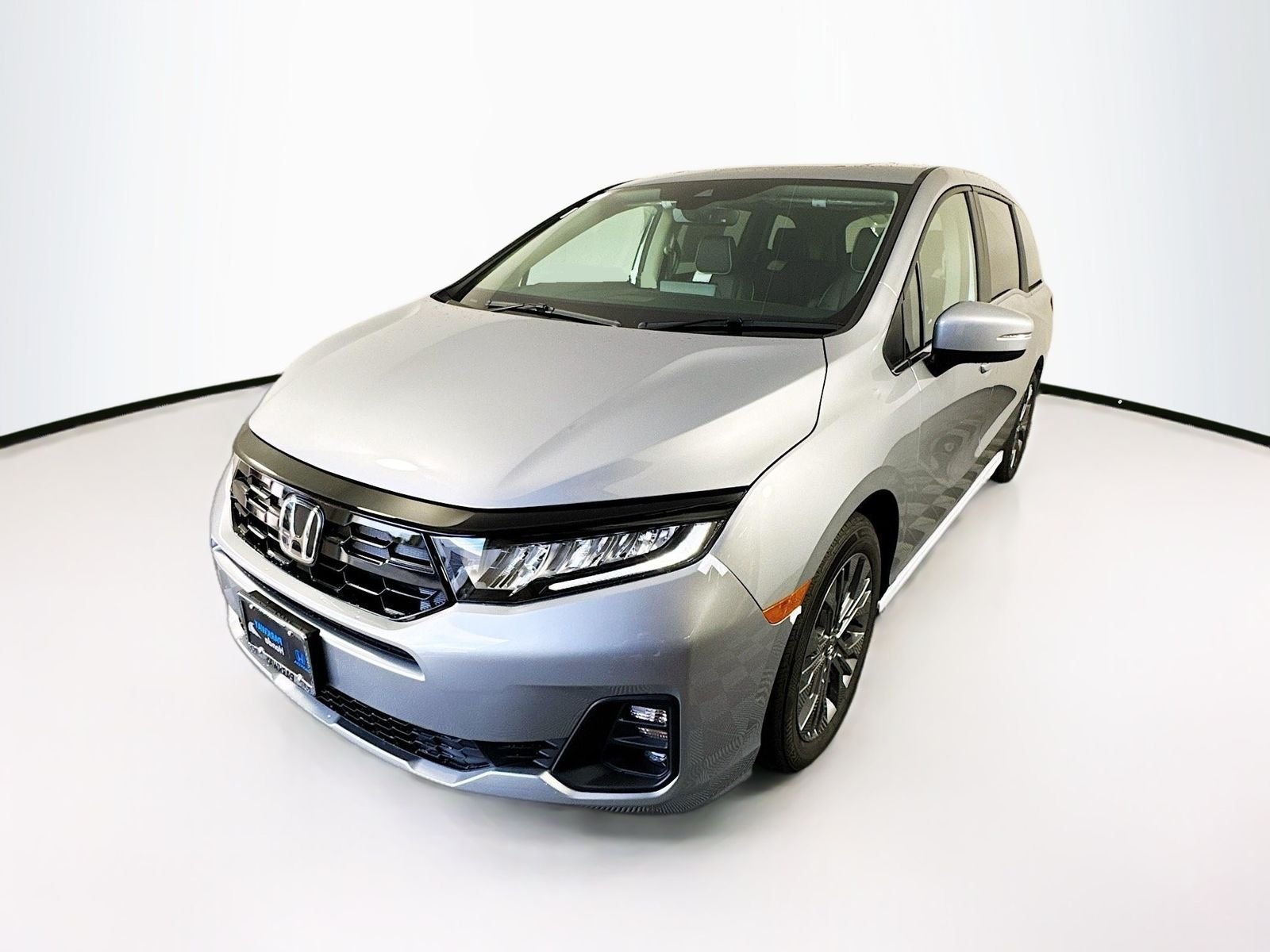 Used 2026 Silver Honda Touring image 3