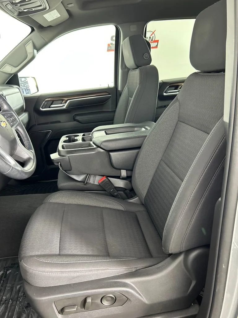 Used 2023 Sterling Gray Metallic Chevrolet LT (2FL) image 13
