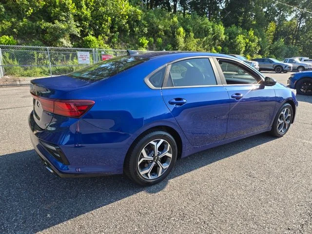 Used 2019 Blue Kia LXS image 9