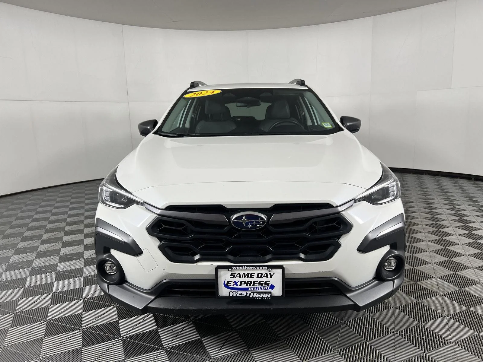 Used 2024 Crystal White Pearl Subaru Limited image 17