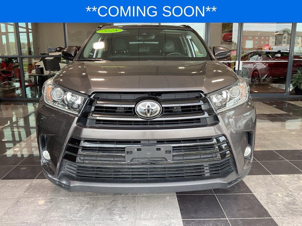 Used 2018 Toyota Highlander SE with VIN 5TDJZRFH8JS499088 for sale in Kansas City