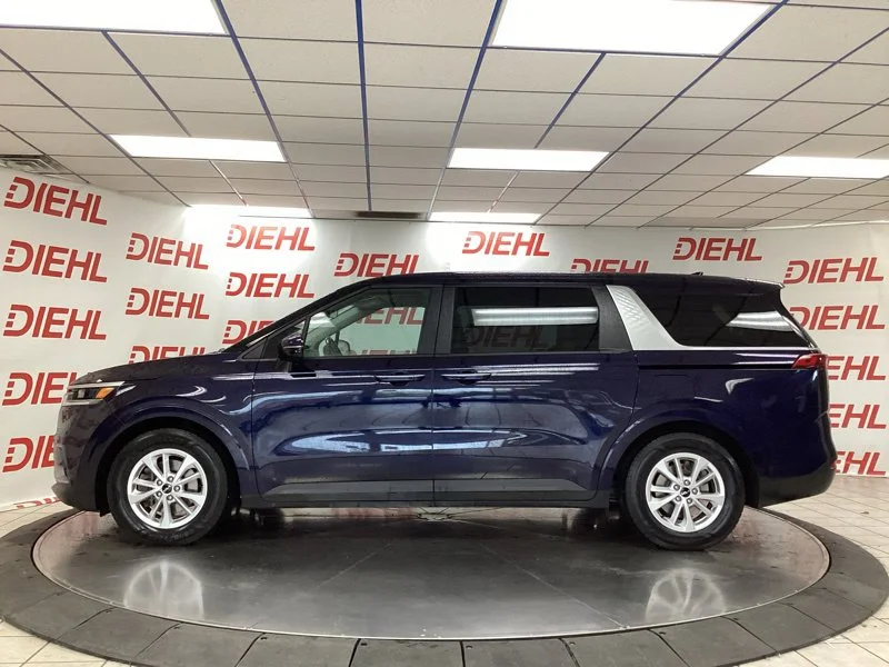 Used 2023 Blue Kia LX Seat Package image 4
