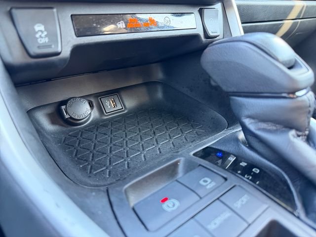 2023 Toyota RAV4 XLE - Photo 25