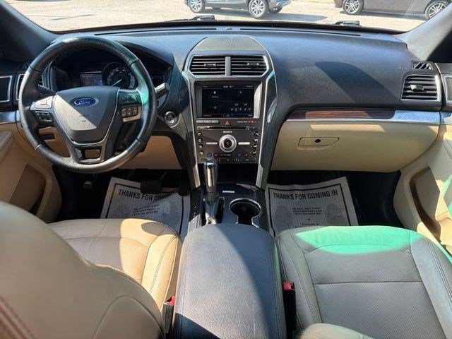 Used 2016 Bronze Ford Limited image 27