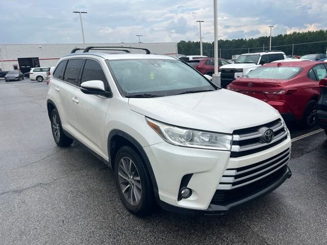 Used 2019 White Toyota XLE image 2