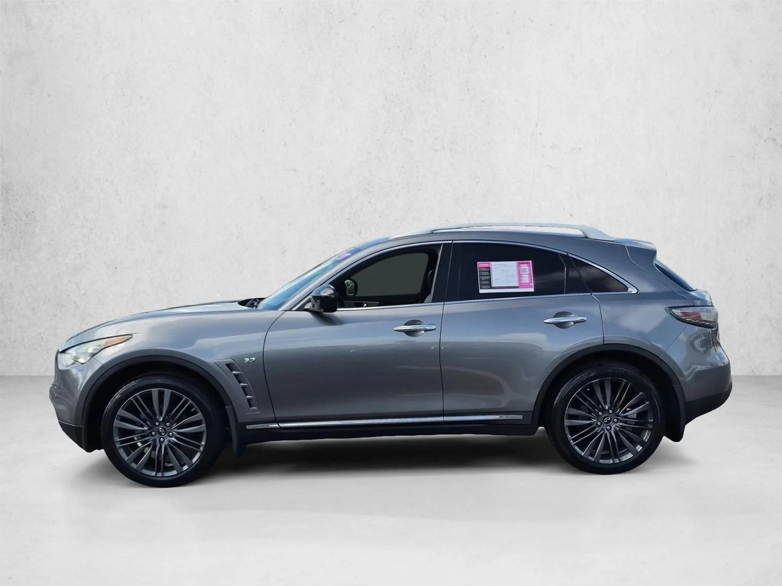 Used 2017 Graphite Shadow INFINITI  image 9