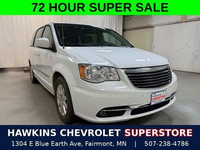 2016 Chrysler Town & Country Touring's photo