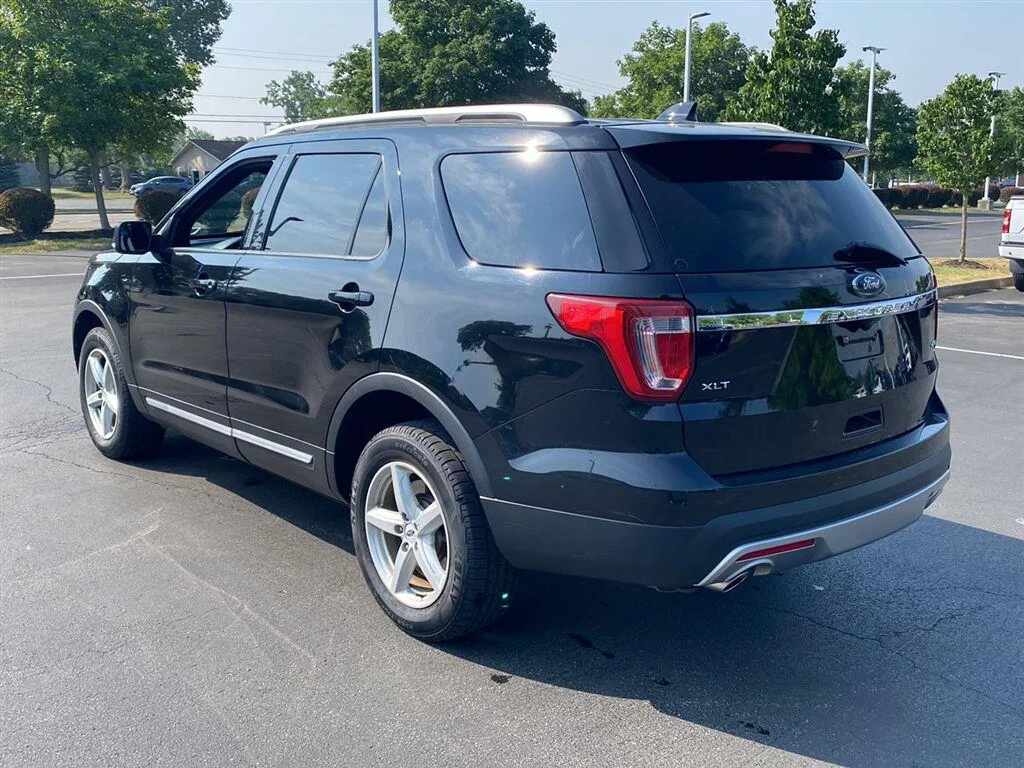 Used 2017 Shadow Black Ford XLT image 8