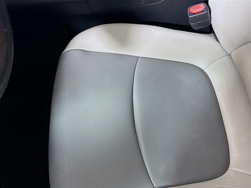 Used 2020 Silver Sky Metallic Toyota XLE Premium image 18