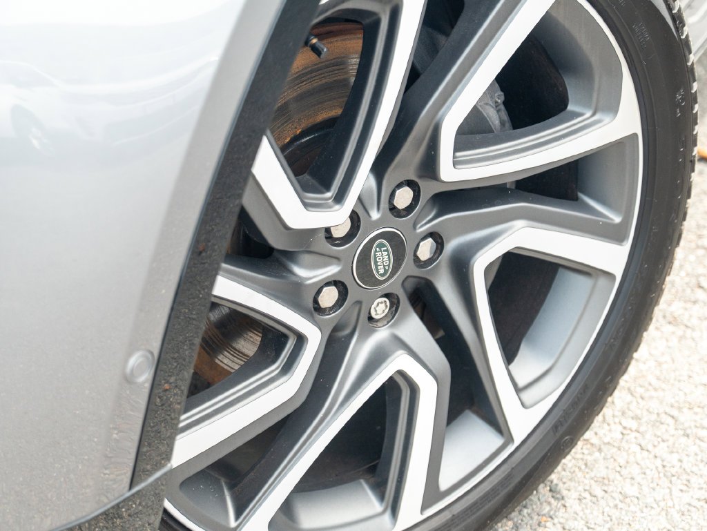 Used 2024 Gray Land Rover Dynamic SE image 11