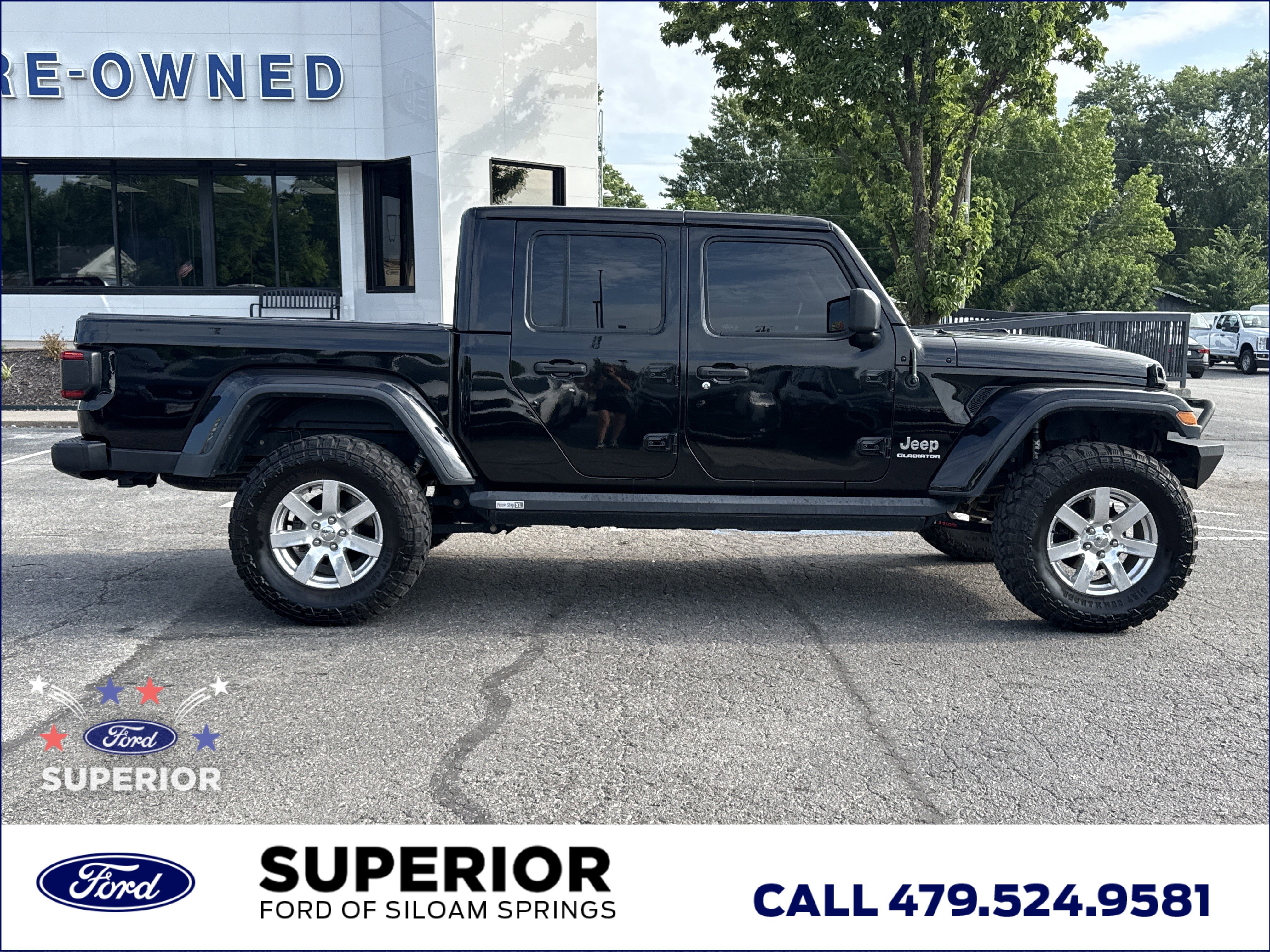 Used 2020 Black Clearcoat Jeep Overland 4WD image 2