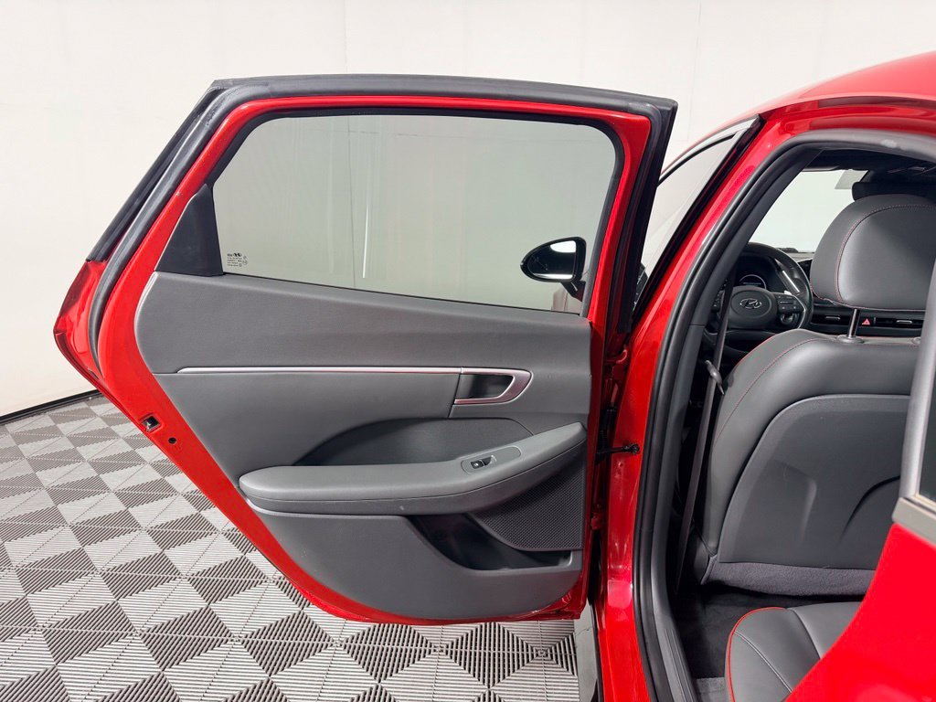 Used 2020 Red Hyundai SEL Plus image 30