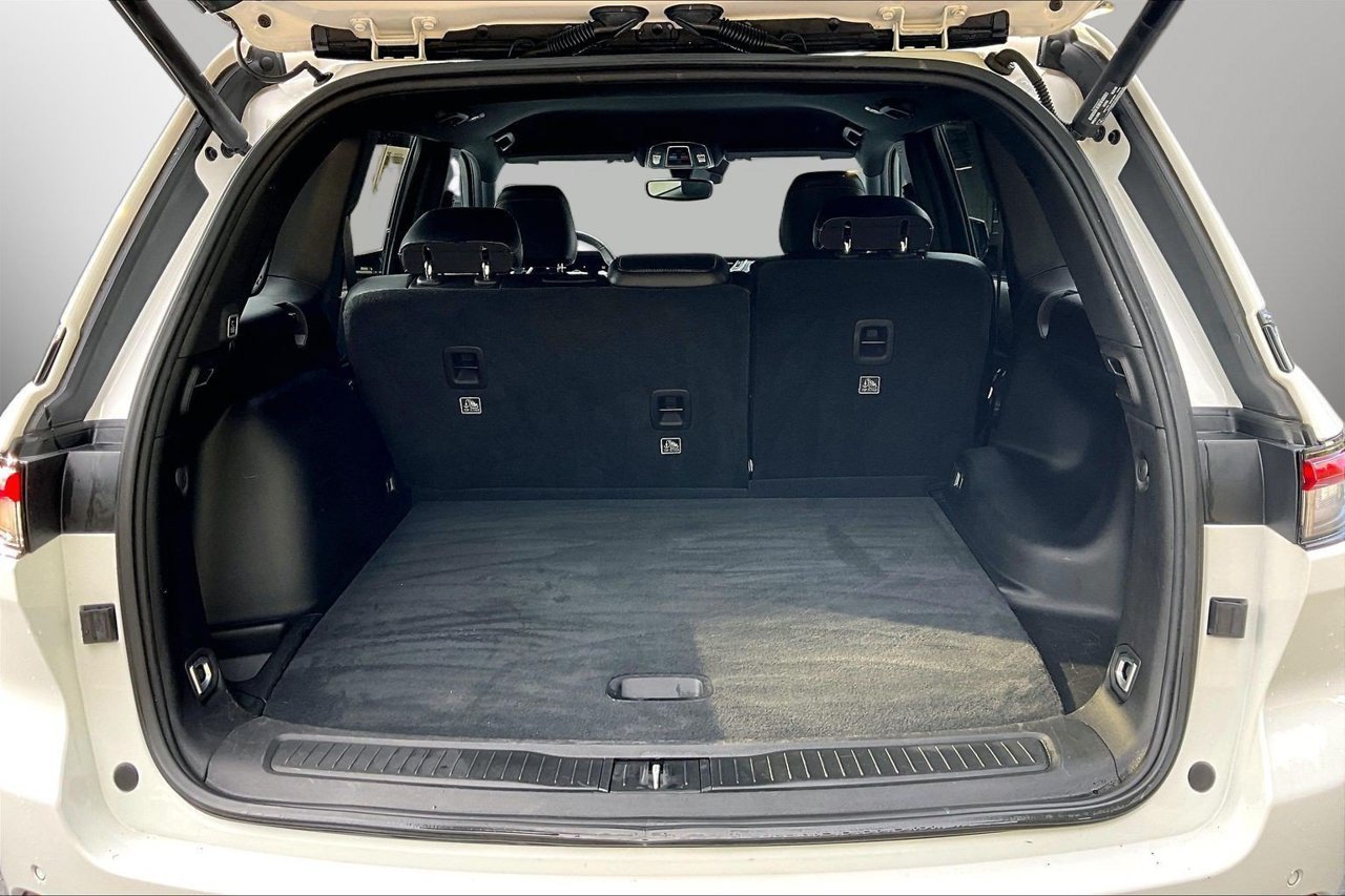 Used 2023 White Jeep Altitude X image 23