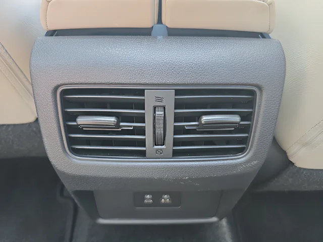 Used 2023 Red Nissan SL image 26
