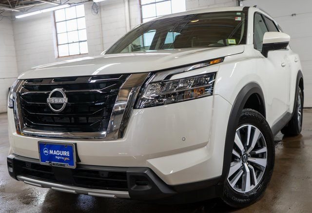 2024 Nissan Pathfinder SL