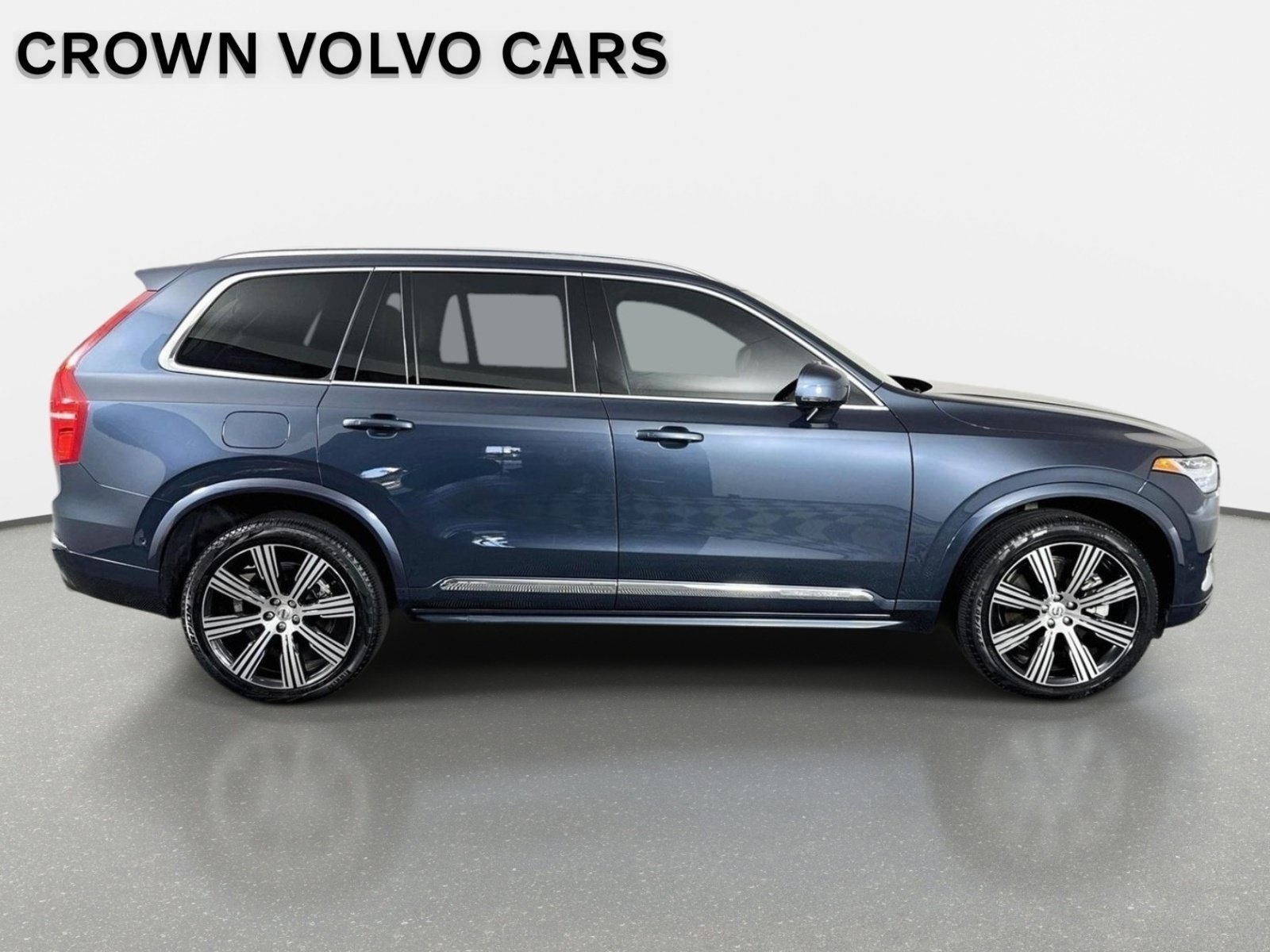 Used 2024 Denim Blue Metallic Volvo Ultimate Bright Theme image 4