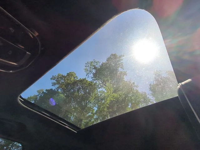 Used 2022 White Jeep Summit Reserve image 34