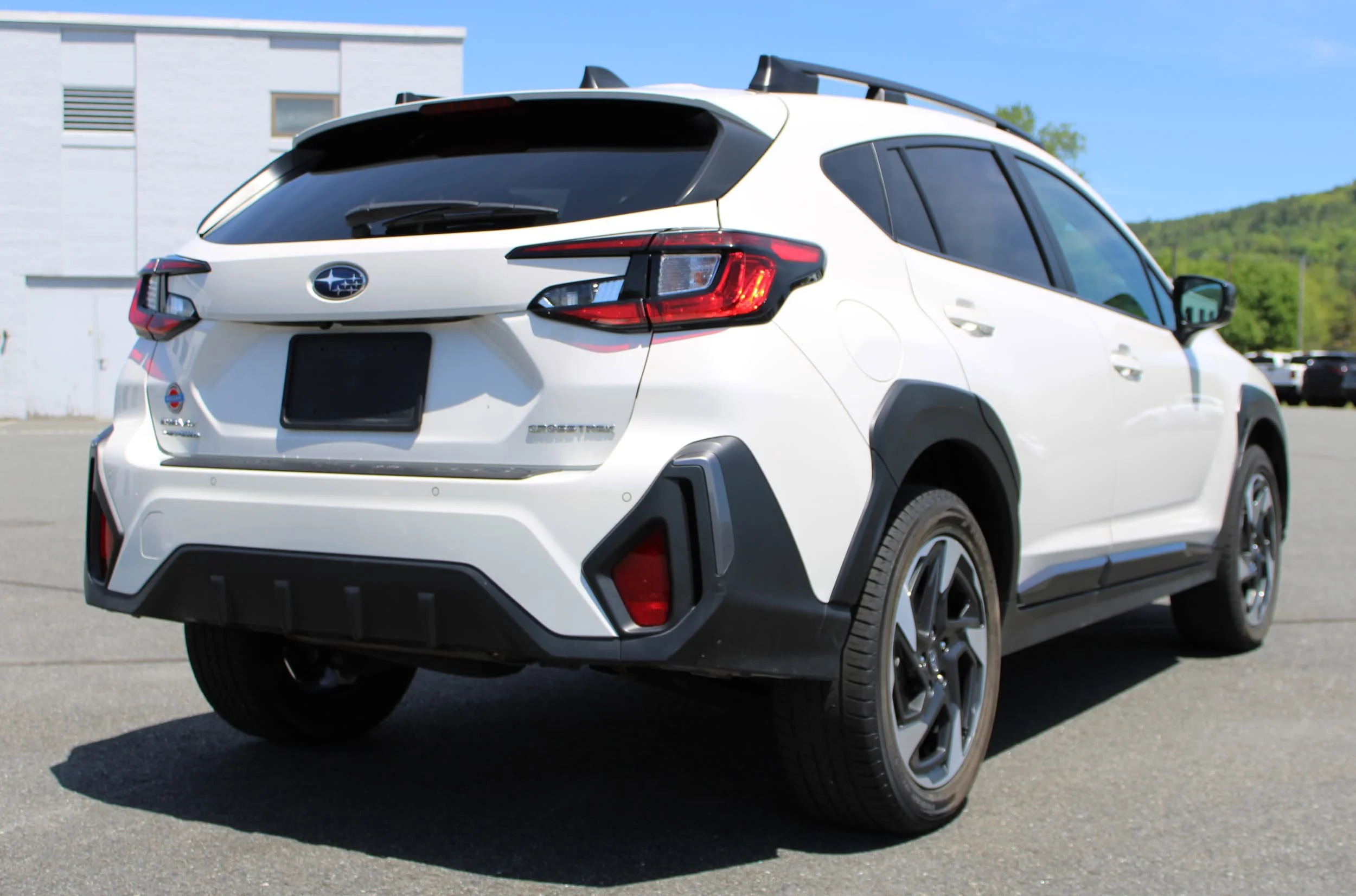 Used 2024 Crystal White Pearl Subaru Limited image 11