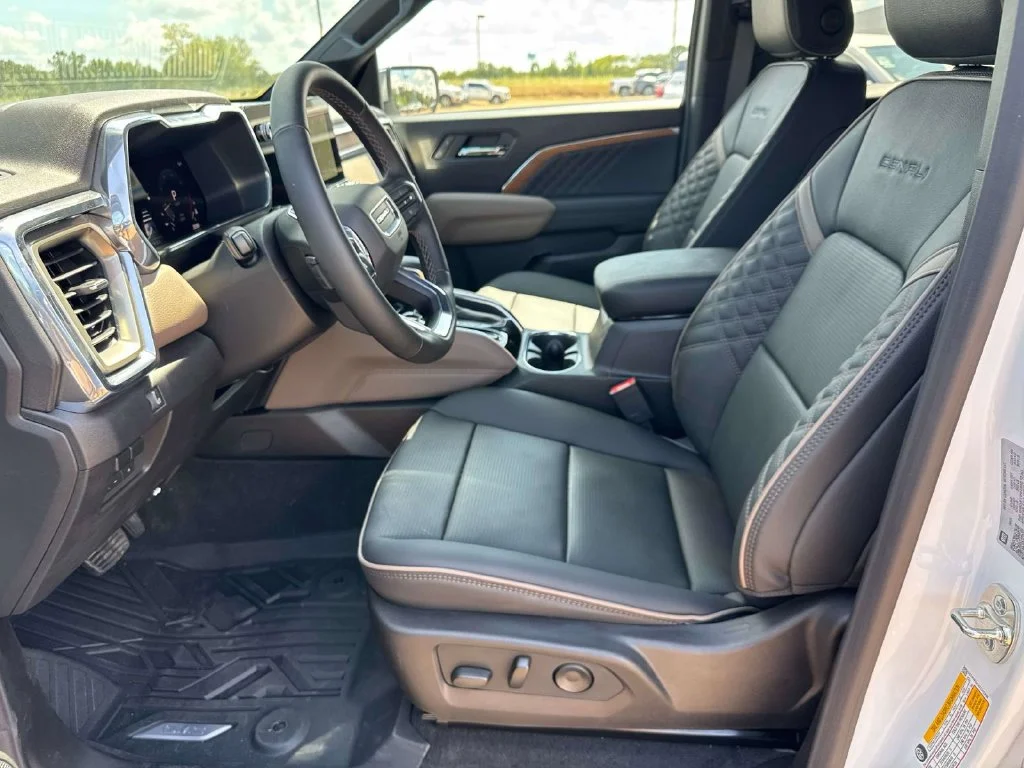 Used 2026 White GMC Denali image 27