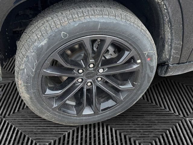 New 2026 High Gloss Black Jeep Summit Obsidian image 9