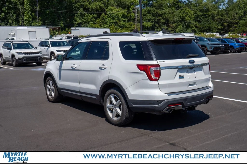 Used 2018 Oxford White Ford XLT image 4