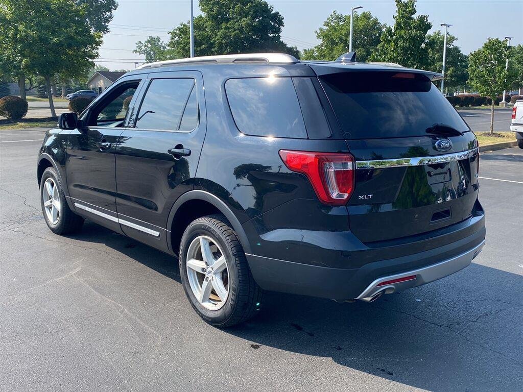 Used 2017 Shadow Black Ford XLT image 8