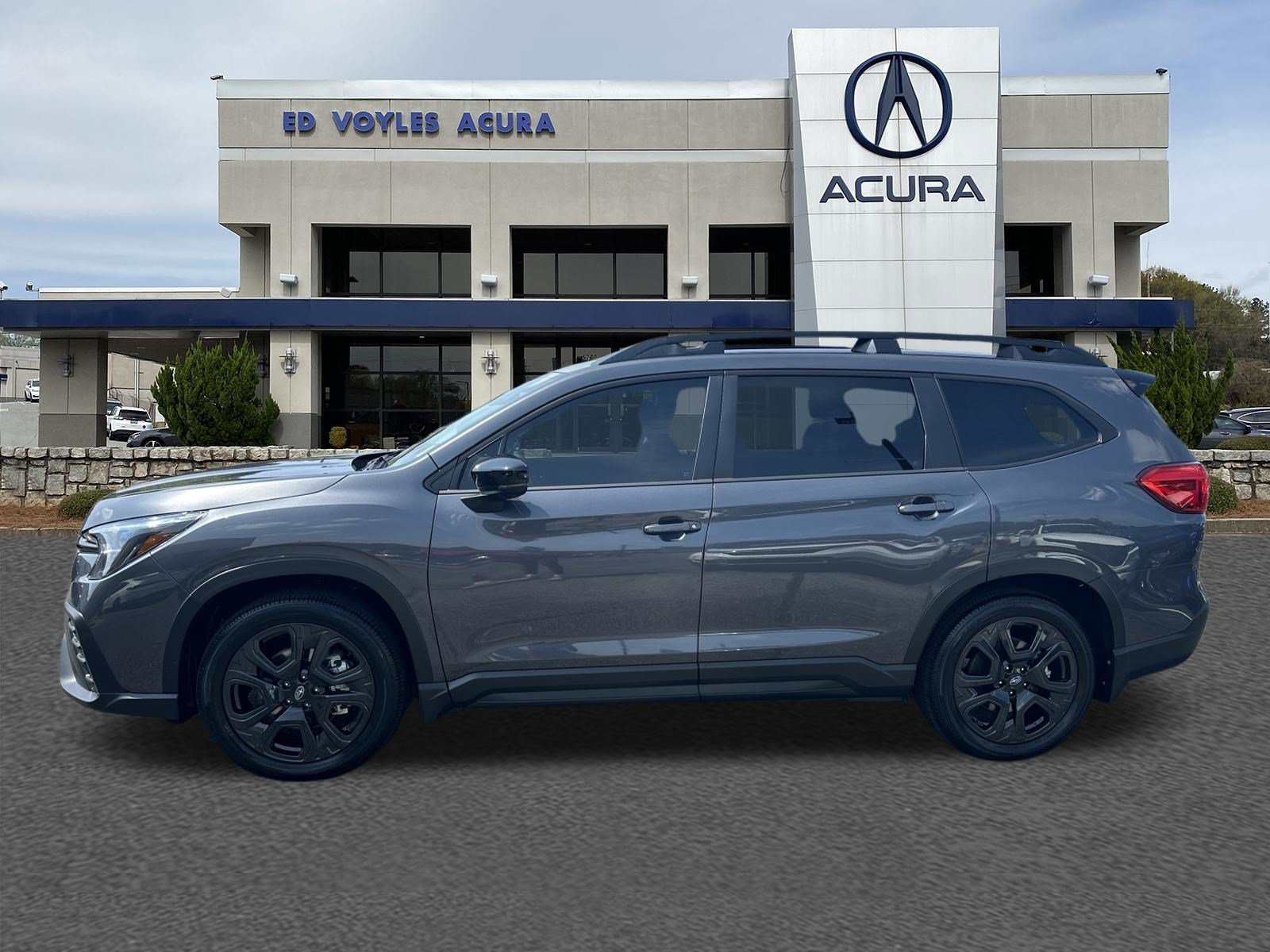 Used 2025 Magnetite Gray Metallic Subaru Onyx Edition Touring image 8