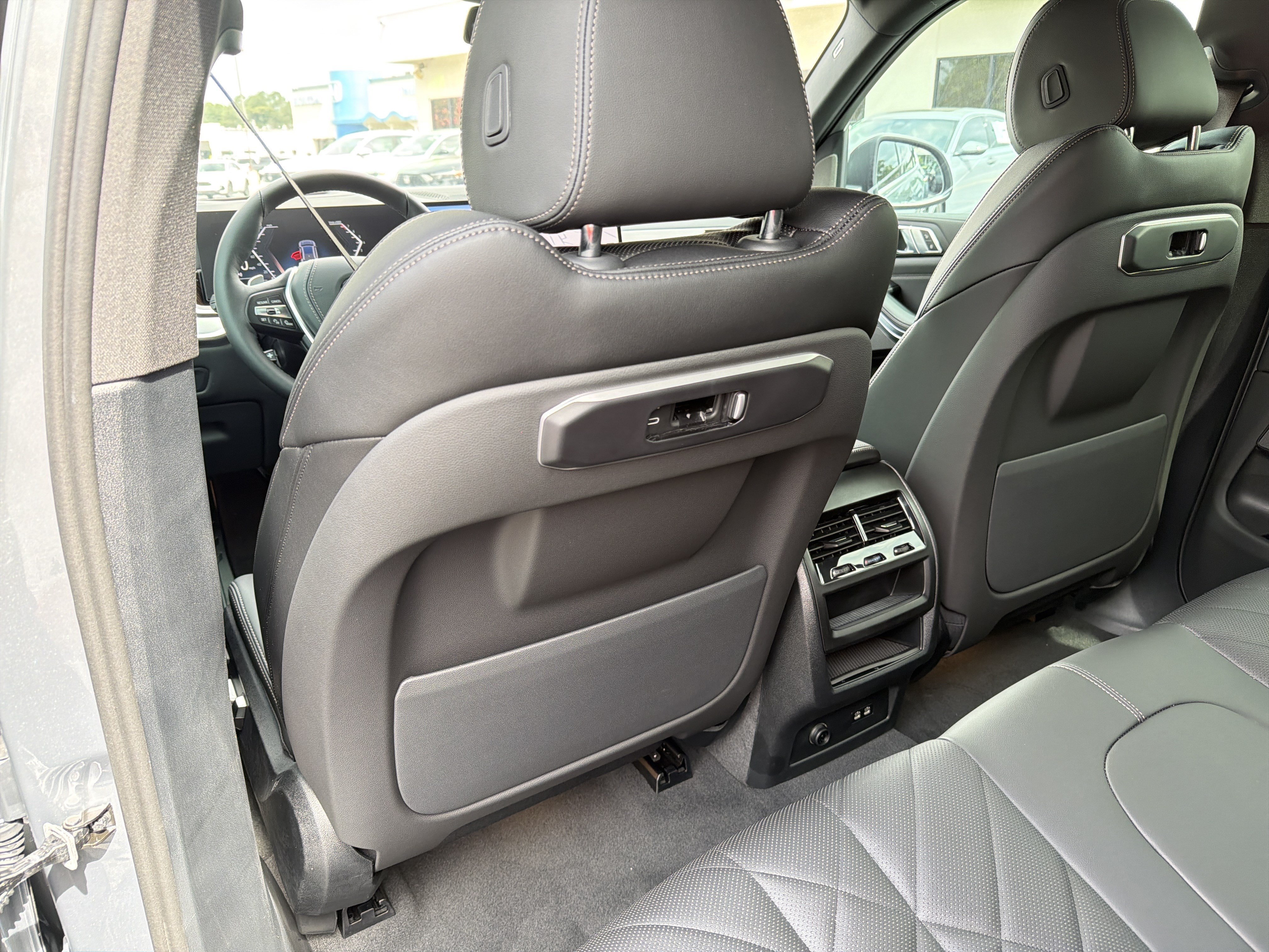 New 2026 Skyscraper Grey Metallic BMW sDrive40i image 21