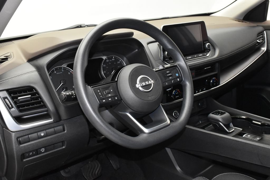 Used 2023 Gray Nissan SV image 15