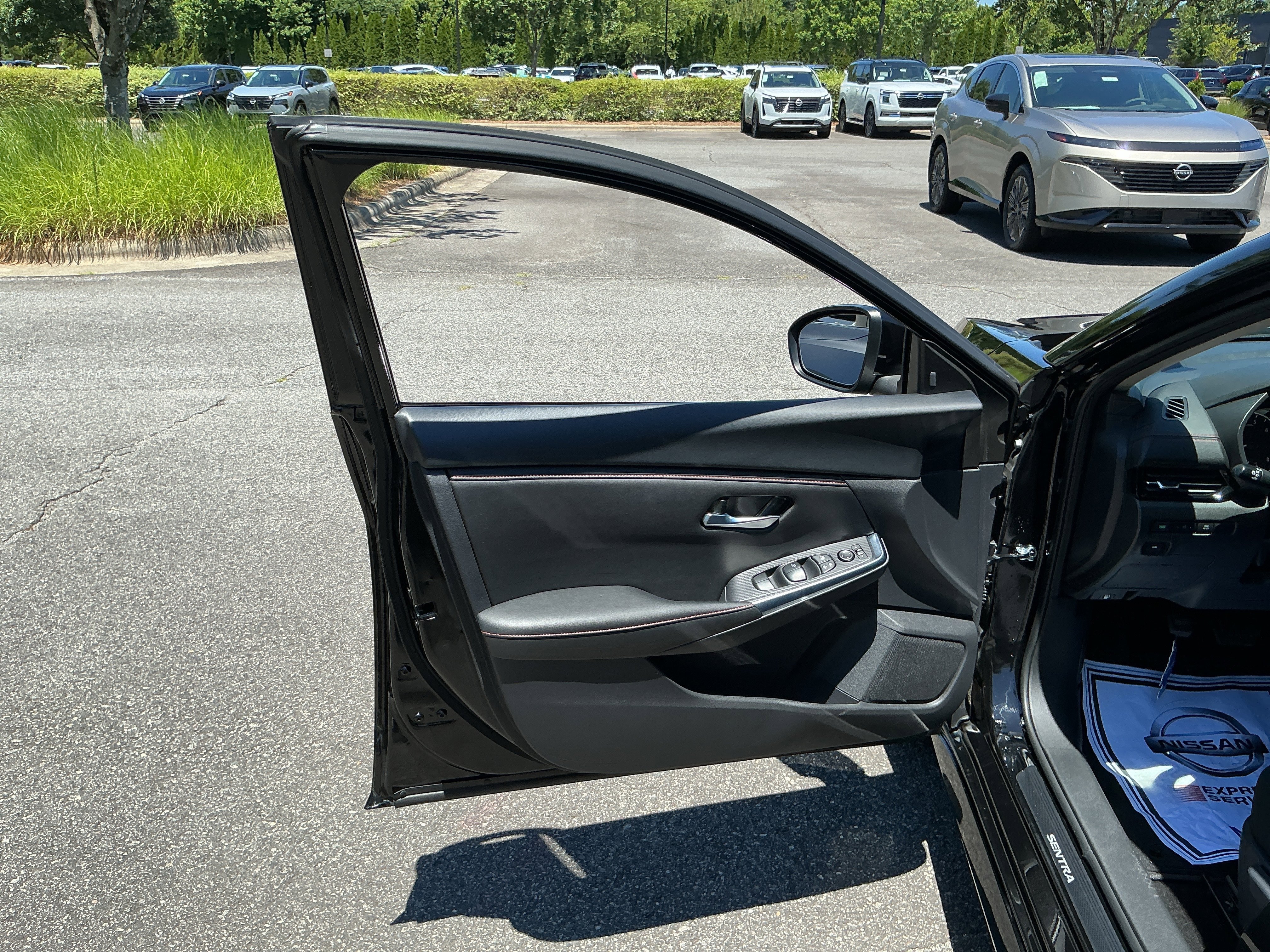 Used 2024 Super Black Nissan SR image 11
