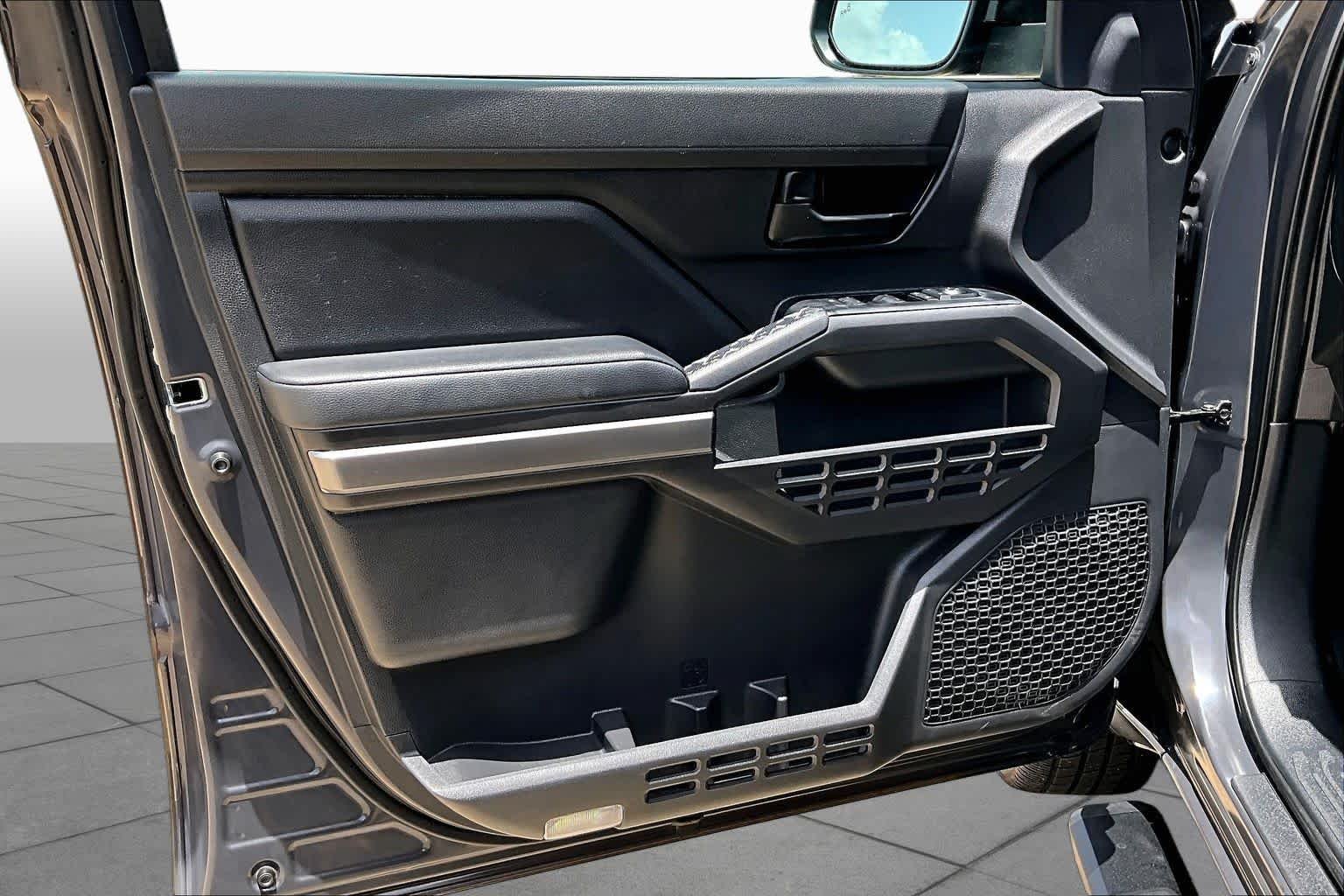 Used 2025 Underground Toyota SR5 image 21