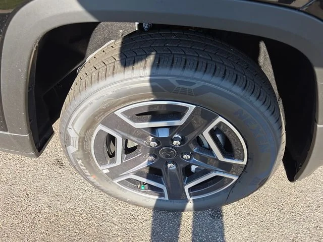 New 2026 Diamond Black Crystal Pearlcoat Jeep Laredo image 16