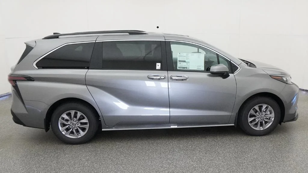New 2026 Heavy Metal Toyota XLE image 28