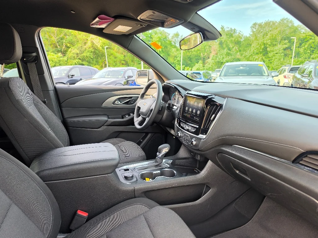 Used 2023 Sterling Gray Metallic Chevrolet LT image 26