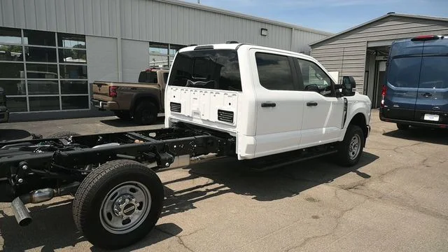 New 2026 Oxford White Ford F-350® XL image 7