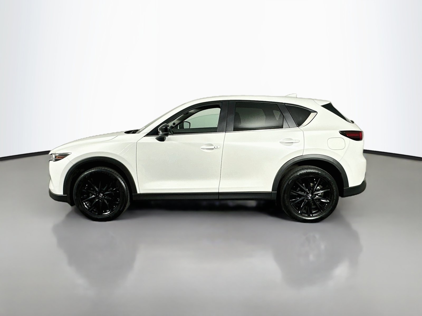 Used 2025 White Metallic Mazda 2.5 S Carbon Edition image 4