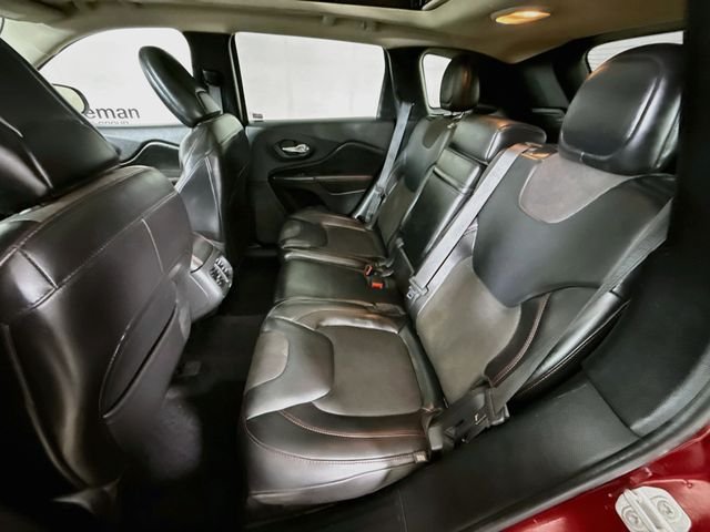Used 2017 Red Jeep Trailhawk image 23
